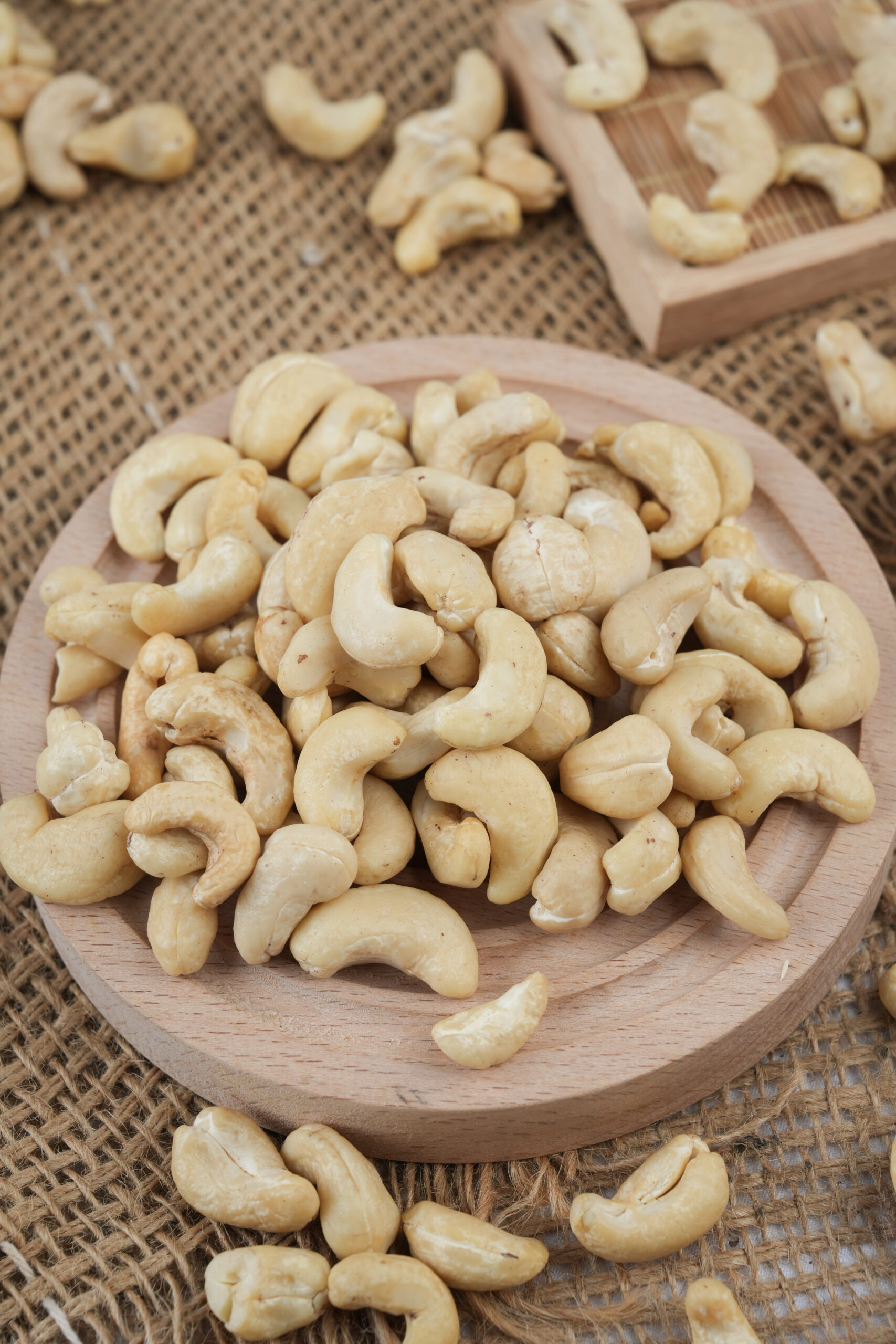 Hạt điều nguyên hạt